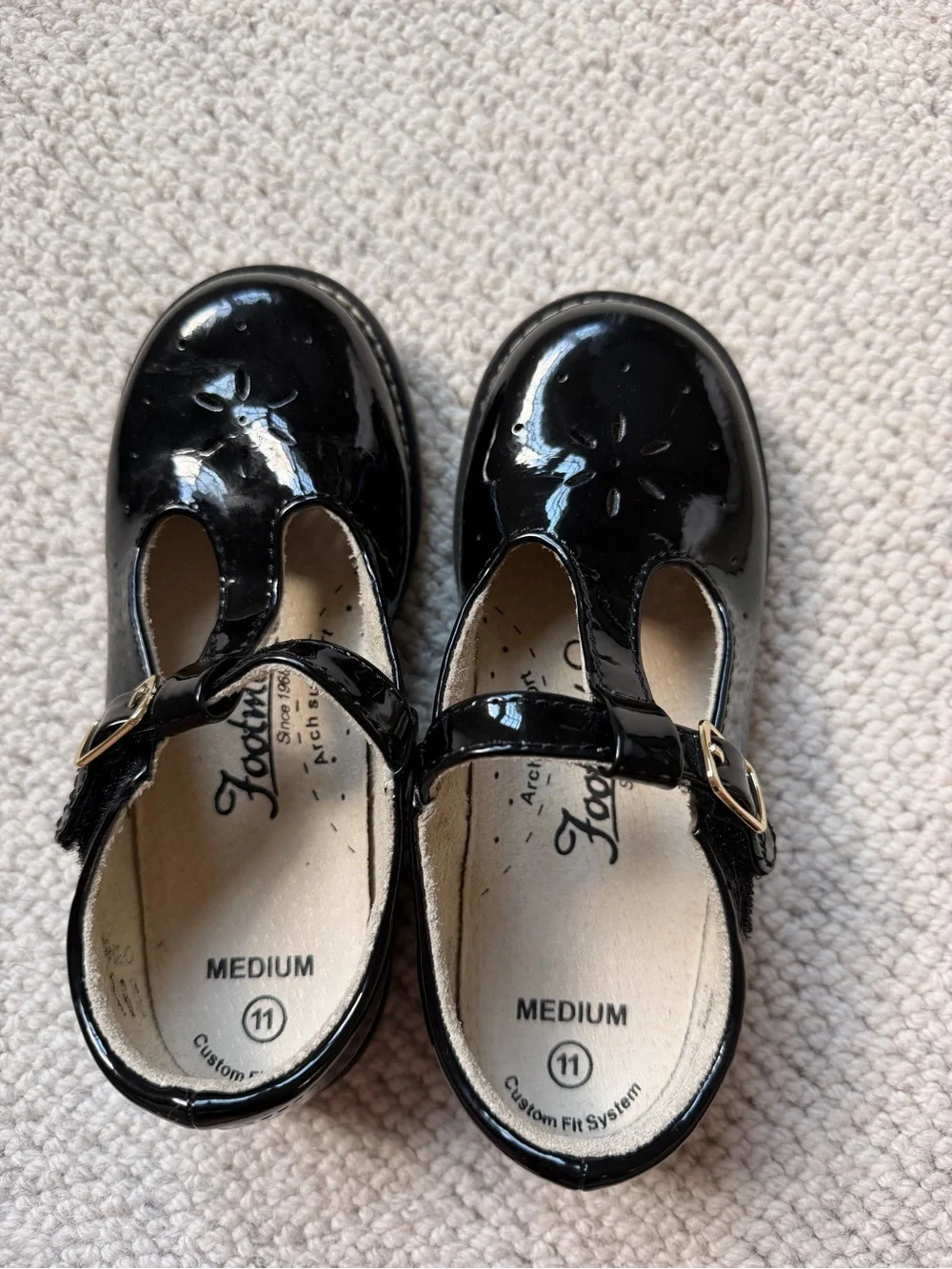 Footmates Toddler black t-strap patent leather Mary Jane 